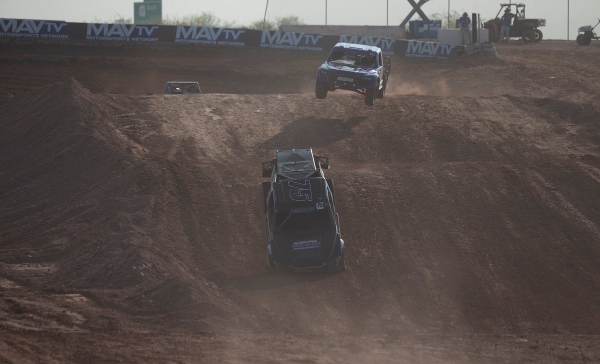 RACER_Network's tweet photo. Did he save it? #WildWednesday

@LOORRS on #MAVTV #MotorsportsNetwork
#LOORRS #offroad #ThisIsShortCourse https://t.co/zzQY0eLz64
