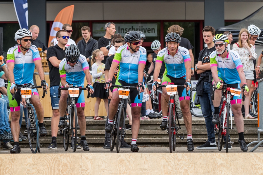 Het NK wielrennen voor bedrijven maakt in 2021 onderdeel uit van de Wielerdag voor bedrijven. Ben jij er ook bij (met jouw bedrijf)? We zien je graag op zondag 30 mei. Lees meer: wielerdagbedrijven.nl/nk-in-2021-ond…

📸: <a href="/lvanbon/">Léon van Bon</a>