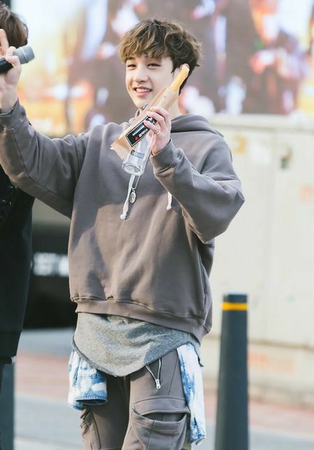 ▪︎☆  #BangChan in different colours than balck☆▪︎┊ ┊ ✫ ˚♡ ⋆｡ ❀┊ ☪︎⋆⊹ ~ a colorful thread ┊ . ˚┊•