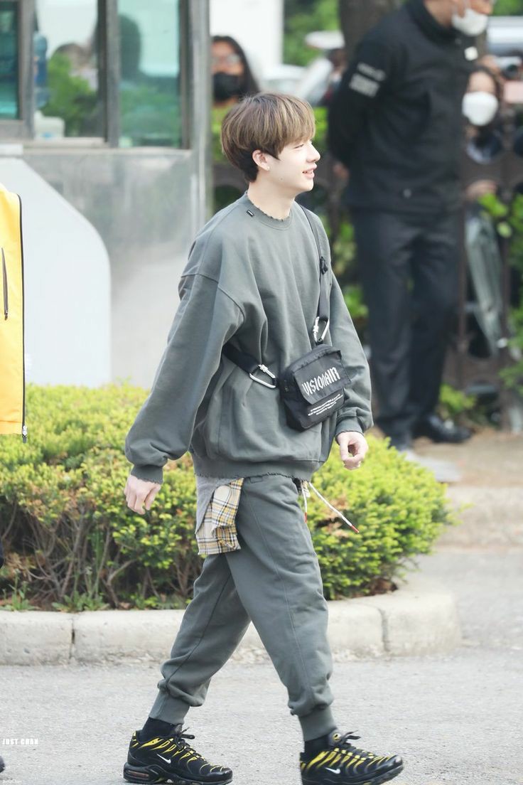 ▪︎☆  #BangChan in different colours than balck☆▪︎┊ ┊ ✫ ˚♡ ⋆｡ ❀┊ ☪︎⋆⊹ ~ a colorful thread ┊ . ˚┊•