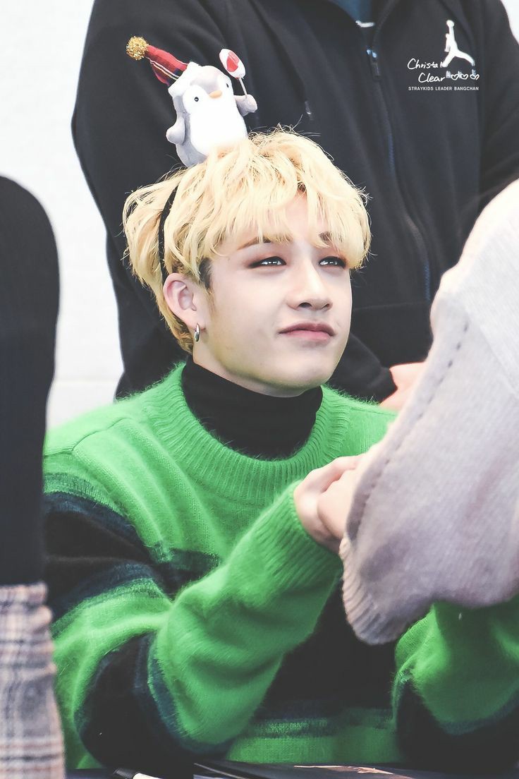 ▪︎☆  #BangChan in different colours than balck☆▪︎┊ ┊ ✫ ˚♡ ⋆｡ ❀┊ ☪︎⋆⊹ ~ a colorful thread ┊ . ˚┊•