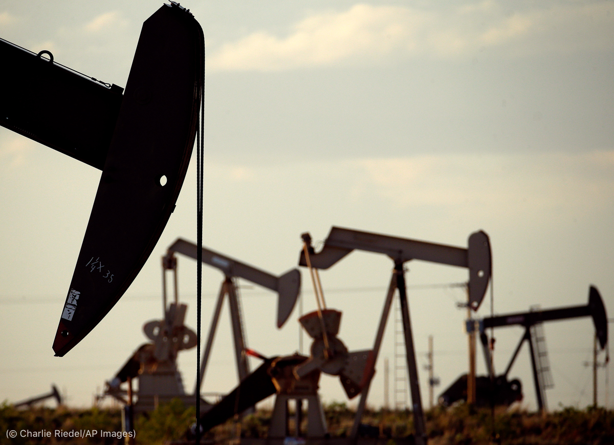 SecPompeo's tweet photo. U.S. energy independence matters to the safety and security of every American. Fracking, refining, and exporting American energy create hundreds of thousands of high-paying jobs. https://t.co/Z8TGdbvL6f