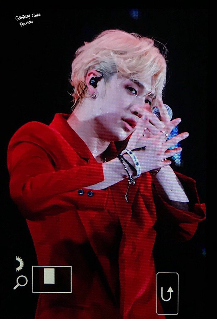 ▪︎☆  #BangChan in different colours than balck☆▪︎┊ ┊ ✫ ˚♡ ⋆｡ ❀┊ ☪︎⋆⊹ ~ a colorful thread ┊ . ˚┊•