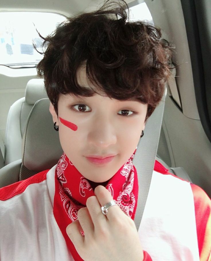 ▪︎☆  #BangChan in different colours than balck☆▪︎┊ ┊ ✫ ˚♡ ⋆｡ ❀┊ ☪︎⋆⊹ ~ a colorful thread ┊ . ˚┊•