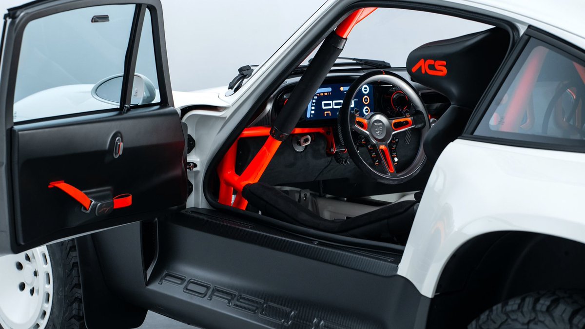 AUTOMOTIVPRESS's tweet photo. On n'arrête plus #SingerVehicles qui profite, en ce début d'année, de la période des rallyes raids pour diffuser un concept de #Porsche 911 tout terrain ACS (All-terrain Competition Study) sur base 964 qui fleure bon la 911 Safari et la Gemballa Avalanche 4×4...
@singervehicles https://t.co/3jv256CqUy