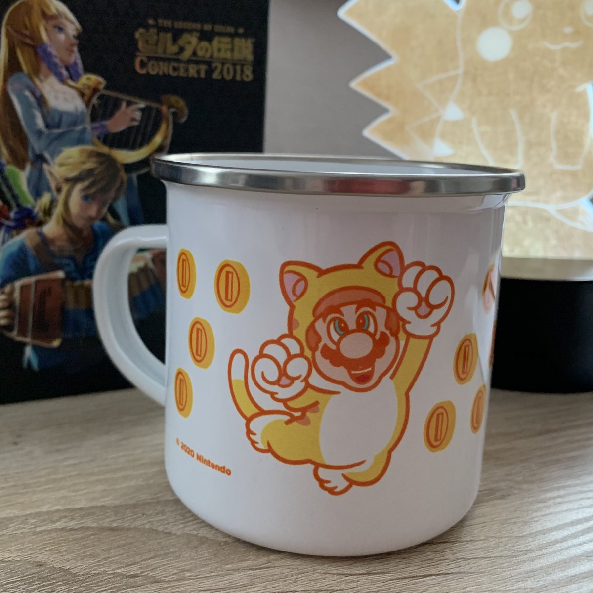 xXNinChrisXx's tweet photo. Anlässlich des #supermario35 Jubiläums hab ich mir auch mal diese nice Tasse gegönnt. Endlich mal so cool wie @SaiBot444 😬😅 #Telekonga #Nintendo #SuperMario3DAllStars https://t.co/J5Z9uvPS2B