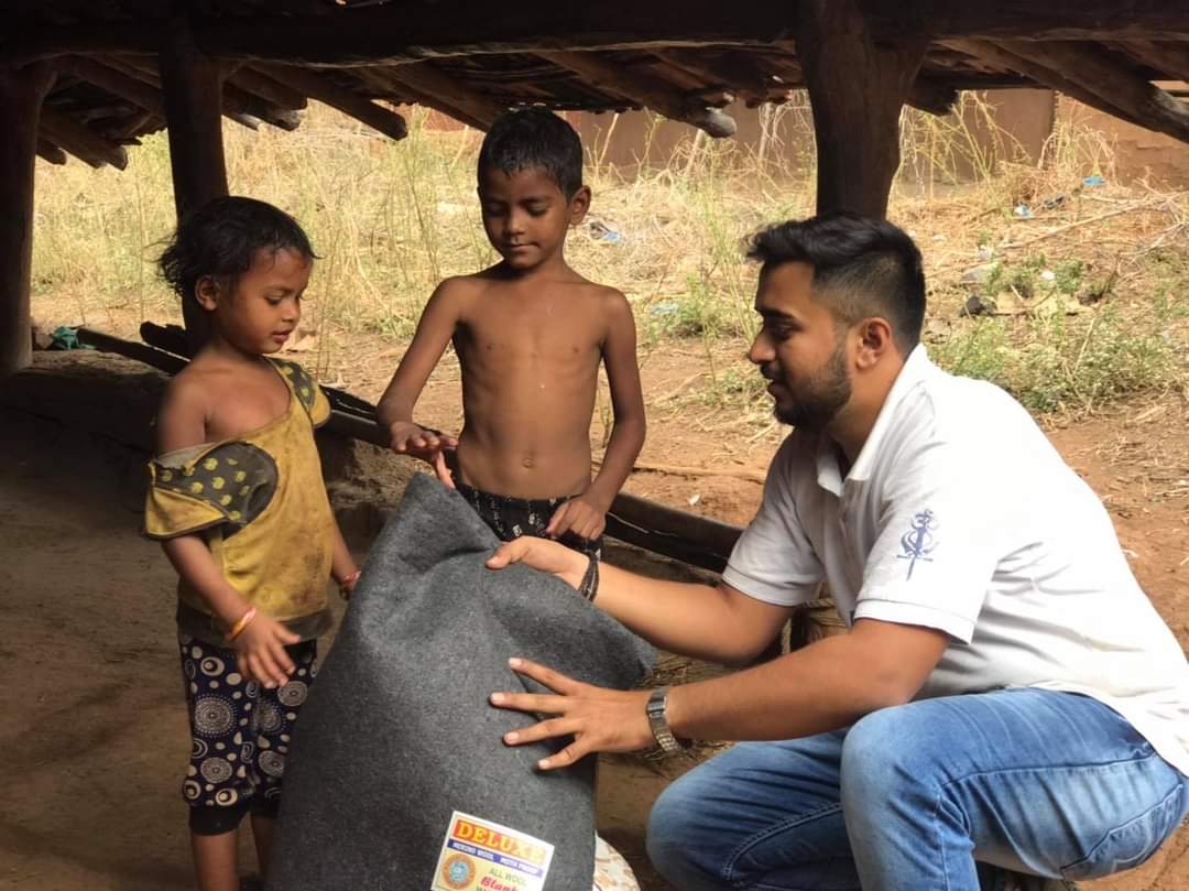 iamhumanfounda1's tweet photo. #Rashankit and #BlanketDonation in Remote Villages
#5_Jan_2021
#humanityistheonlyreligion
#helpeverhurtnever
#imhuman
@PMOIndia @narendramodi @AmitShah @vijayrupanibjp @CRPaatil @sanghaviharsh @prabhunvasava @IshwarParmarMLA @Nitinbhai_Patel @akshaykumar https://t.co/1JwHynfNOz