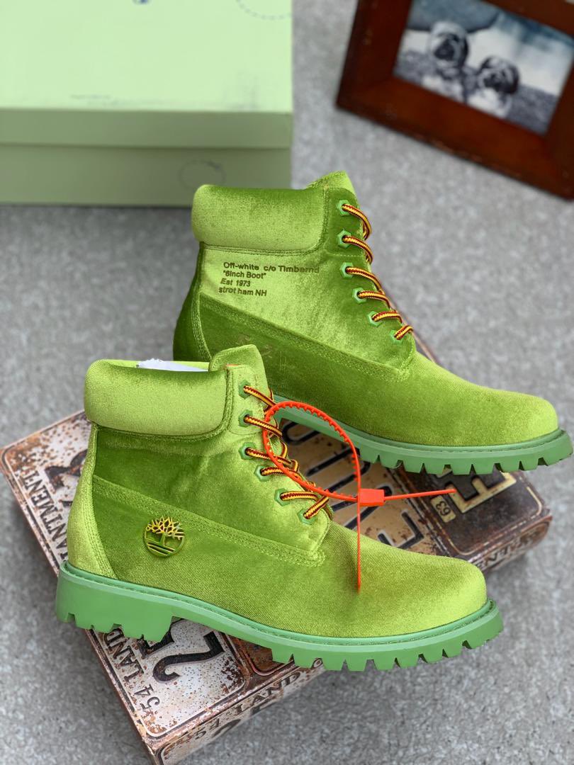 WearsPlug's tweet photo. [New INN ] Offwhite x Timberland Velvet Boot

  Available In 3 Colors

Size: 40-46 https://t.co/Salaiaziiq