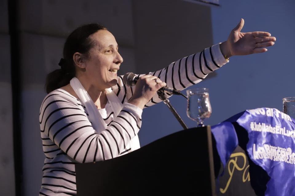BancariaSBA's tweet photo. Alejandra Estoup se refirió al cierre de sucursales de BBVA y Santander. “Ante la actitud de no dar marcha atrás empezamos con una alerta nacional con medidas de acción directa”
https://t.co/Emu6rlCDxq https://t.co/oqSb5S4bIL