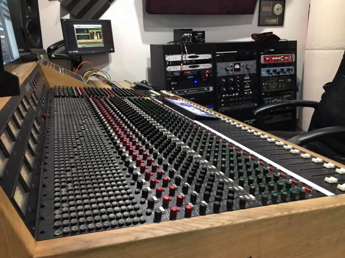 Soundscpstudio's tweet photo. Hands On Recording &amp; Mixing Classes!  Get registered today for our award winning one on one learning experience!  February start dates! https://t.co/XfXSvArdox https://t.co/HCMfyM6vXq