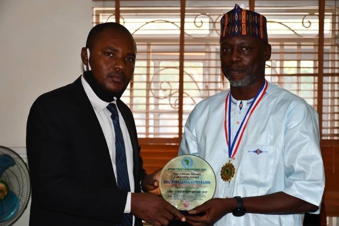 MCRPBORNO's tweet photo. Borno MCRP STATE PROJECT COORDINATOR Receives "Africa's Icon of Integrity And Leadership Award". The Coordinator of Borno State Multi-Sectorial Crises Recovery Project Alh Baba Zanna Abdul Karim has been awarded with "AFRICA'S  ICON OF INTEGRITY AND LEADERSHIP" https://t.co/75KRuOgcUe