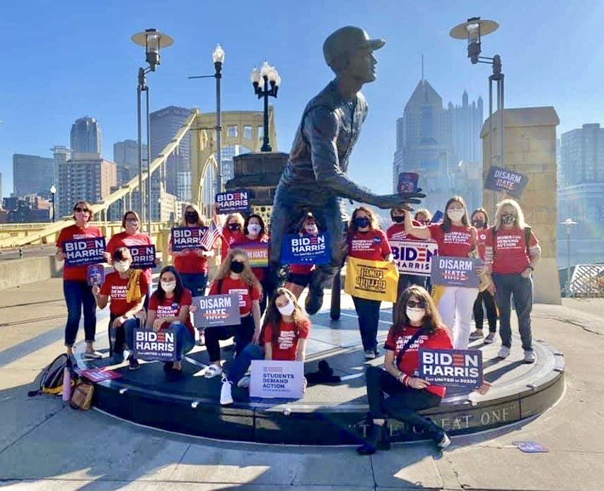 yinzyoga's tweet photo. Welcome to the 117th congress, @repconorlamb, @senbobcasey,&amp; @sentoomey! As a devoted @MomsDemand volunteer in Western PA, I’ll be focused on the fight to #EndGunViolence in our area and beyond, and we are excited to work with you in the New Year. @DemandPa https://t.co/h5F5hRf8qh