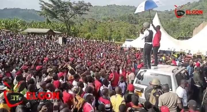 kibirigemuzafa's tweet photo. Namisindwaa!

We are National unity  platform ✊✊ @HEBobiwine
#WeAreRemovingADictator https://t.co/5Gv4HeYibE