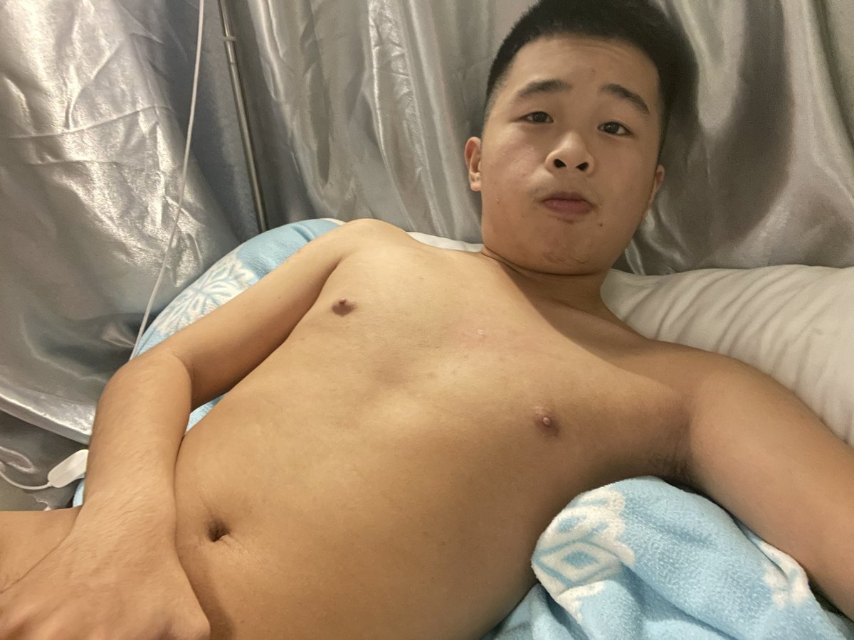 最近不知道滿腦子都想約熊熊
但都找不到人選QAQ
有人想來陪我嗎