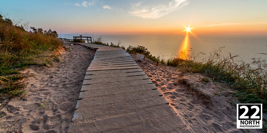 22NorthPhoto's tweet photo. Missing summer evenings on Empire Bluff. #empiremi #empirebluff #upnorth #puremichigan https://t.co/upjktr7jaa