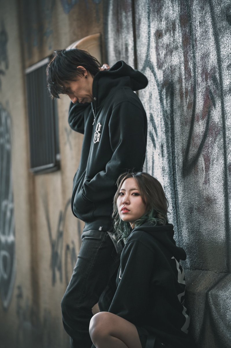 Deckeylandscape's tweet photo. いつかこのブランドのモデルになりたいぜ。#rebel8 #rebeleight #大好きな海外ブランドのパーカーで嫁と写真撮ってもらった #ペアルック #こんな感じで着たら #かっこよくない? https://t.co/gQGSGxm4gJ