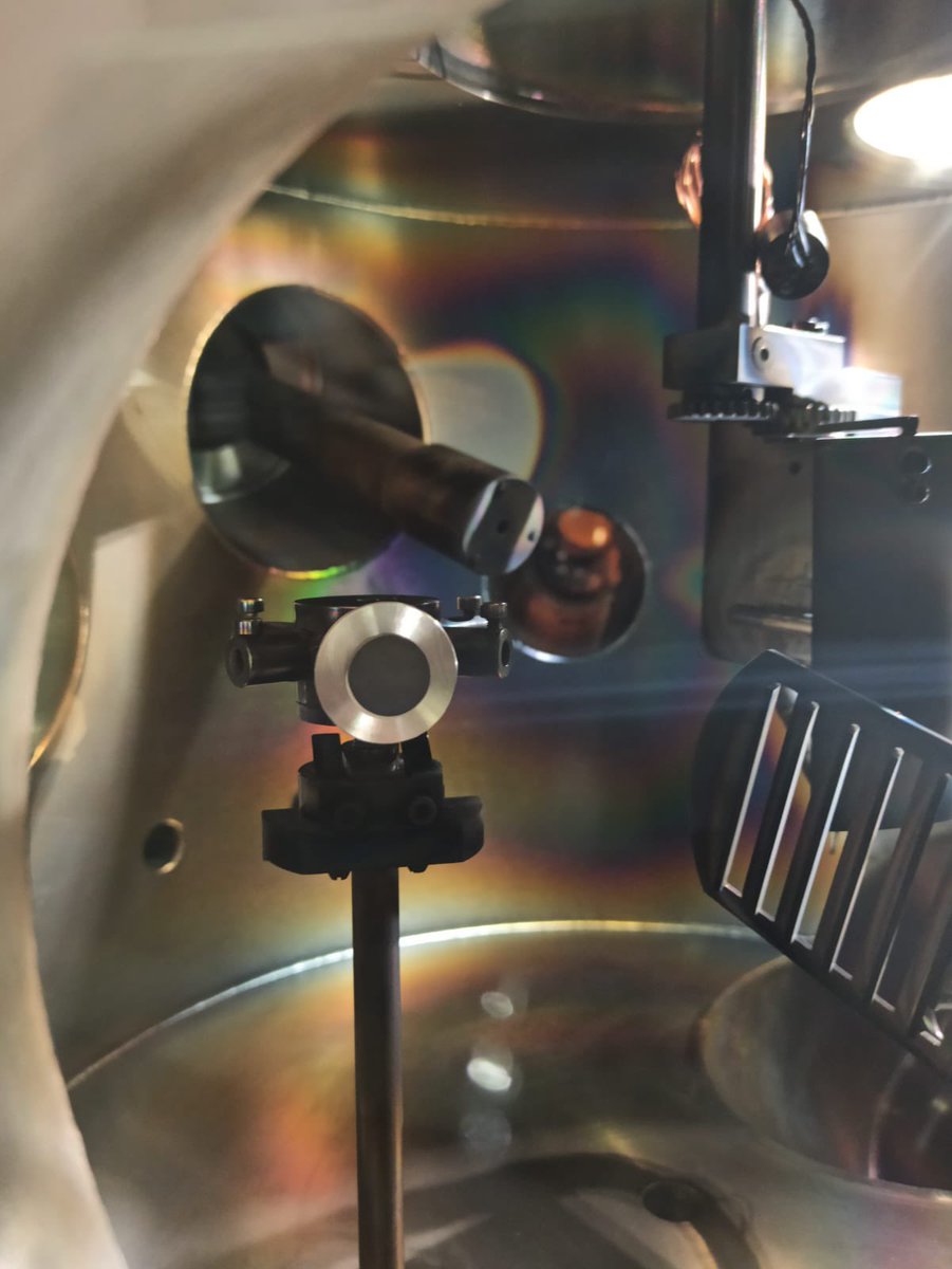 DanielePreziosi's tweet photo. New year (2021), new material (spinel FeV2O4) and new PhD student @antoniopecor.  #2021goals modulation of the orbital-ordering in vanadate thin films #IPCMS https://t.co/xYTjCTEZAz