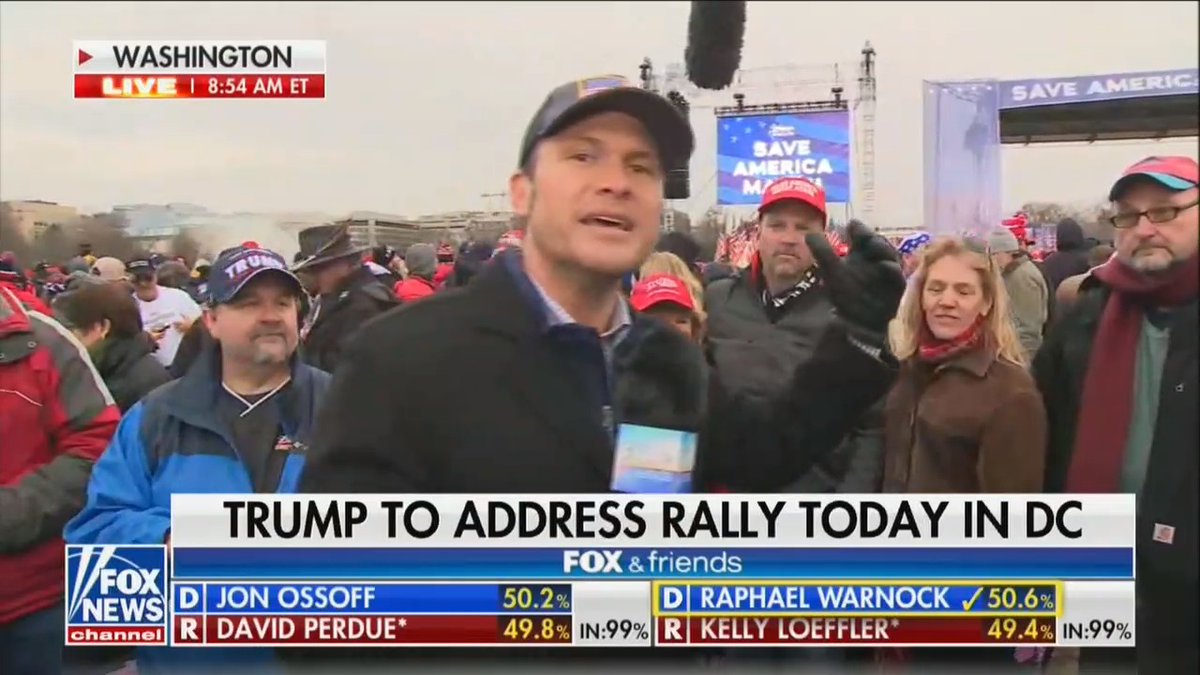 atrupar's tweet photo. not a mask to be seen at the Trump sore loser rally https://t.co/jkYUNXrAIg