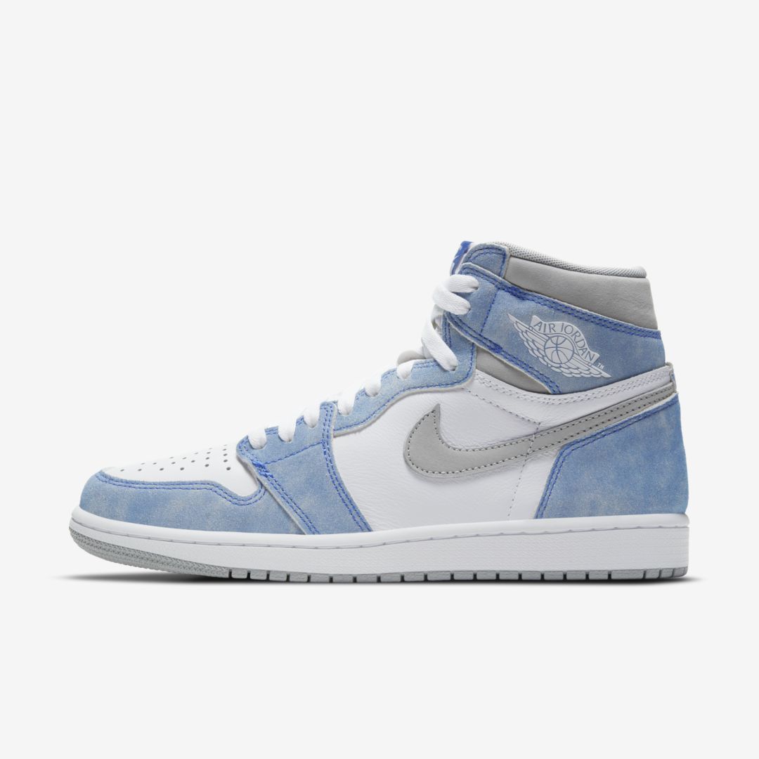 J23app's tweet photo. Jordan 1 Retro High OG "Hyper Royal/Light Smoke Grey" official images https://t.co/2mJdKLct9q