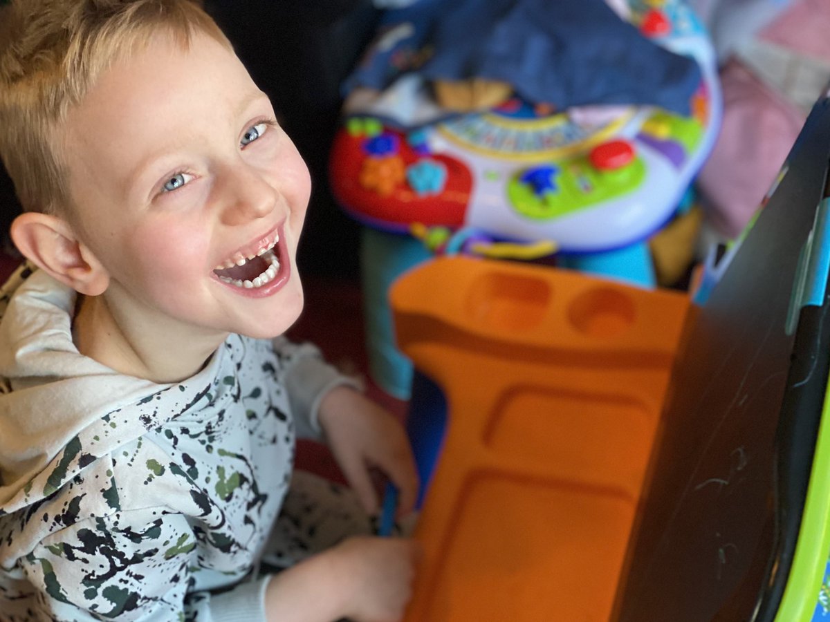 ChristianKilduf's tweet photo. Home schooling is hard, there’s no way to equal the school experience, the social side &amp; the incredible teachers. With my older daughters it’s simpler, their days are all set up online and the main challenge is keeping them motivated,with Christian he mainly... (cont in comments) https://t.co/StEsNCVupq