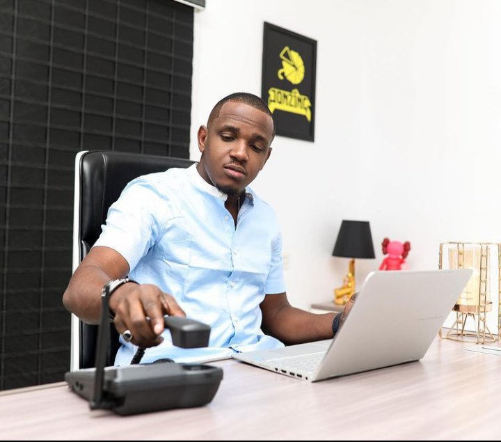 dj_taila's tweet photo. Meet Sean Okeke @superseankc, the best man every artist needs on his or her team! The sky is just a staircase to much greater heights for you sir in 2021! https://t.co/hsAUqDFHKE