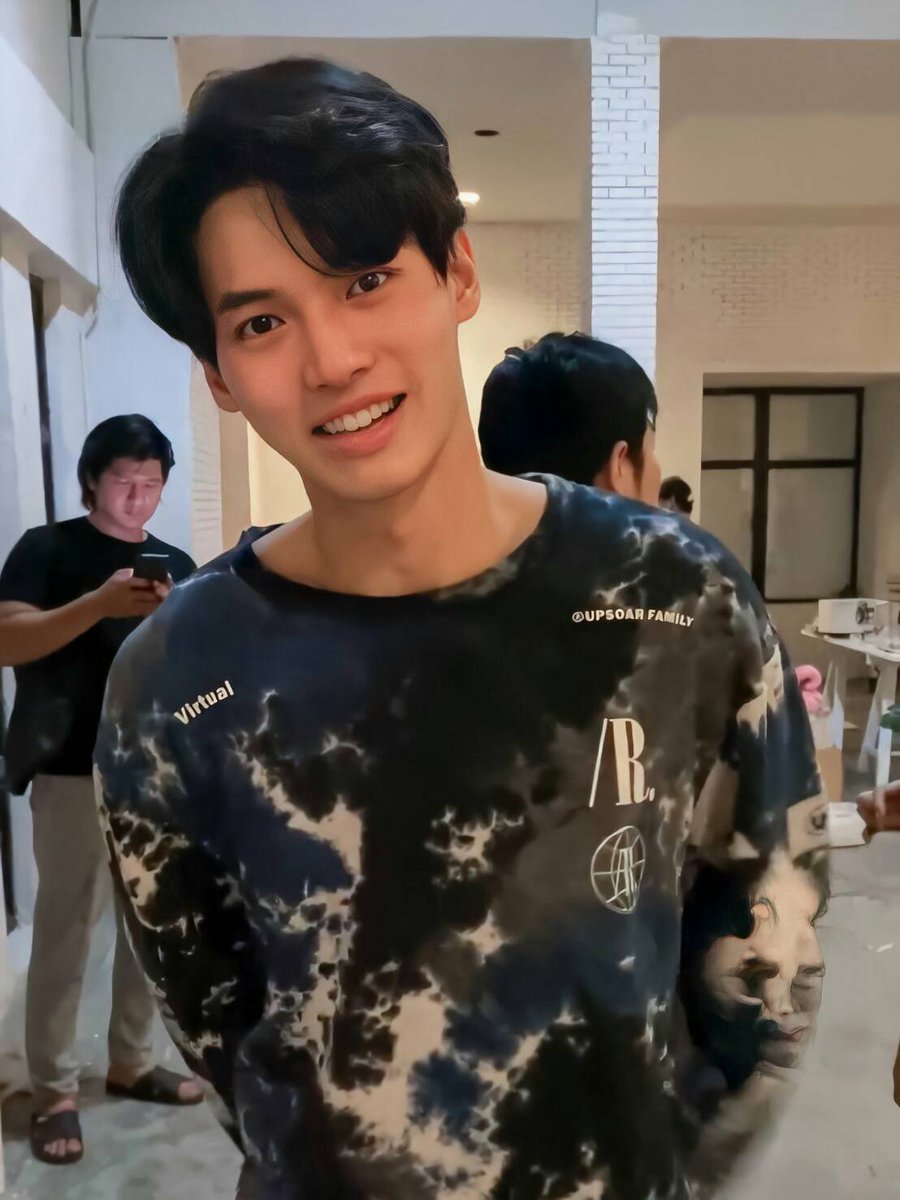 officialJV2's tweet photo. Good night Mr Metawin! Someday, I will be able to tell you in person how much of an inspiration you are to me! Take care of your health and stay safe to you and your loved ones! @winmetawin #winmetawin #AlwaysWithWin https://t.co/vzQG2jEsvv