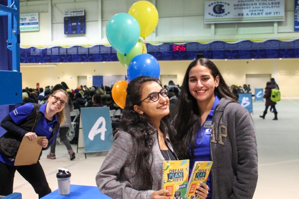 georgiancollege's tweet photo. *NEW* WINTER 2021 STUDENTS: #GCOrientation on a single day? Pffff, that’s so last year.

Today, our #HeadStart activities officially kick off our week+ winter orientation schedule.

Get the full schedule on the student portal: https://t.co/o7UyXGtmEu https://t.co/cPv9u4BQC5