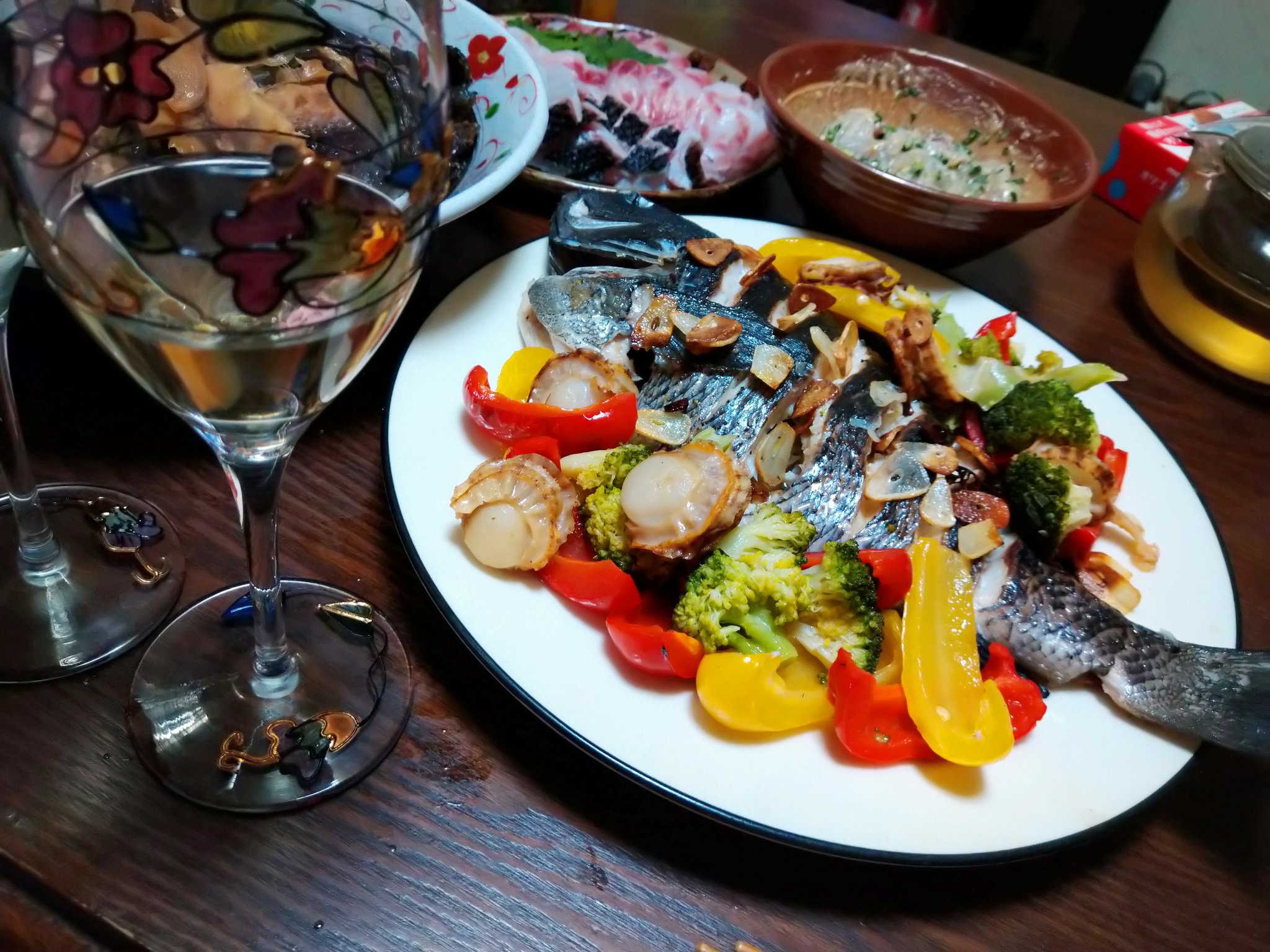 新芽 あめ メジナ祭り アラ煮 刺身 胡麻味噌漬け アクアパッツァ 珍しくおしゃれな食卓になりました 料理記録 料理好きな人と繋がりたい T Co Tbks263oli Twitter