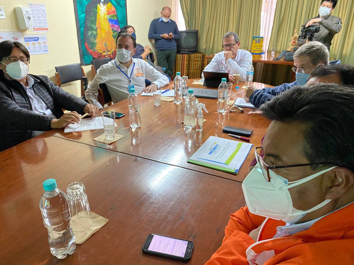 pabelml's tweet photo. El día de ayer acompañé a @rabascallcarlos a una muy importante reunión con más de 100 actores de la Economía Popular y Solidaria.
En nuestro gobierno este será un sector prioritario en financiamiento, producción, servicios y comercialización.
#LaEsperanzaEstáPrimero https://t.co/ATrn5Cbg8z