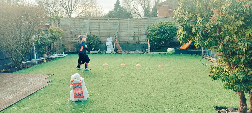 Michell73462814's tweet photo. Boys have done very well on first day of home learning @GwladysStPrim @GSPSNewZealand @GSPSChina from English to maths to pe in the Garden https://t.co/hxzuGq7dKu