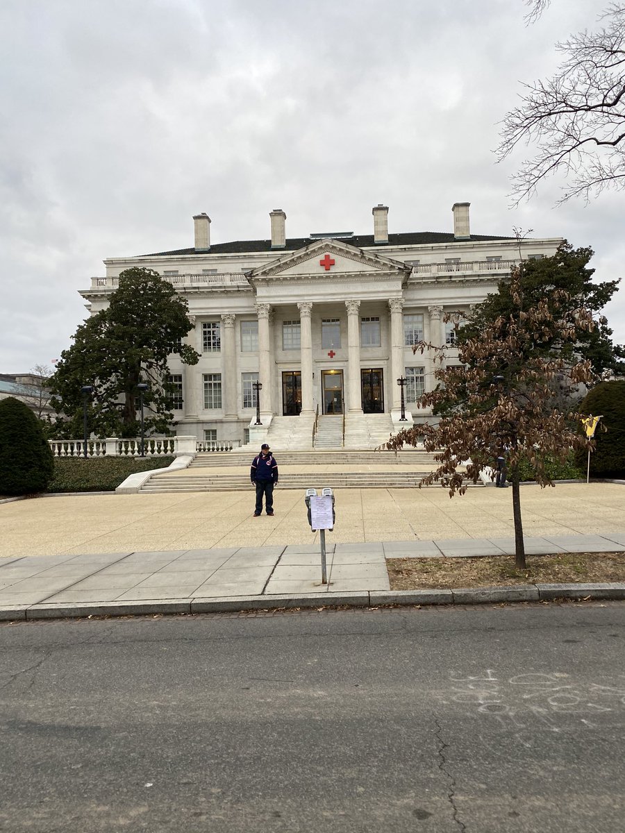 This guy is standing here chanting “no forced vaccinations!”