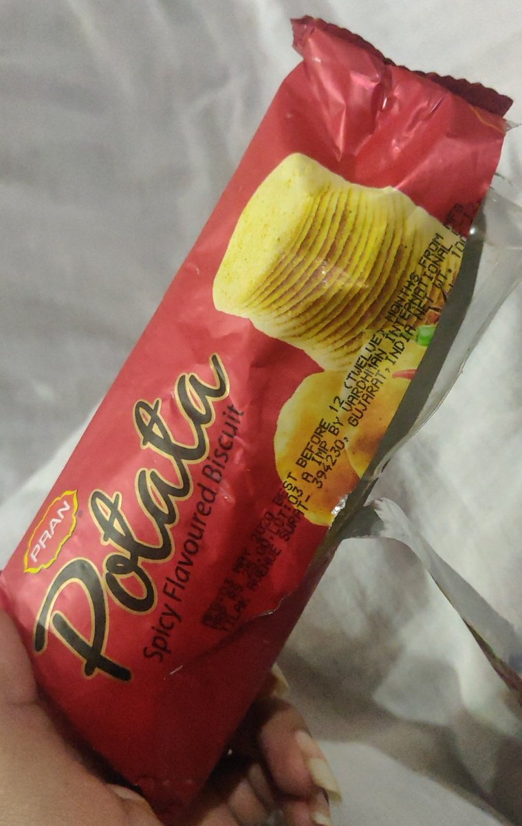 TeaForTapsi's tweet photo. I think this is the second best snack discovery of my life. Cadbury bytes will always be the first. #bringbackbytes https://t.co/RQdw5xjJhf