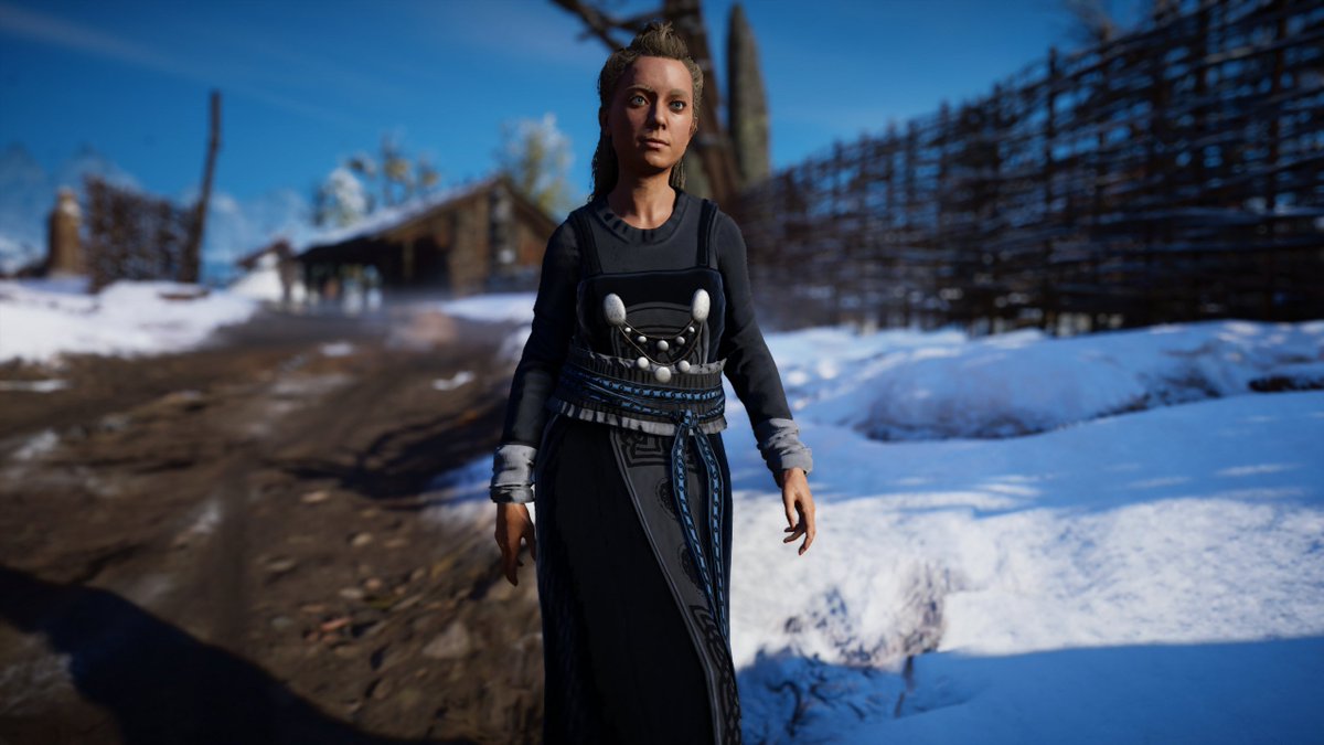 You can see quite a few classics: paneled or tube hängerock/smokkr (apron dress) with several layers of wool/linen, pairs of oval "turtle" and round brooches (inspired by findings), tablet-woven or leather long belts, and coats attached with one or two pins for the ladies...