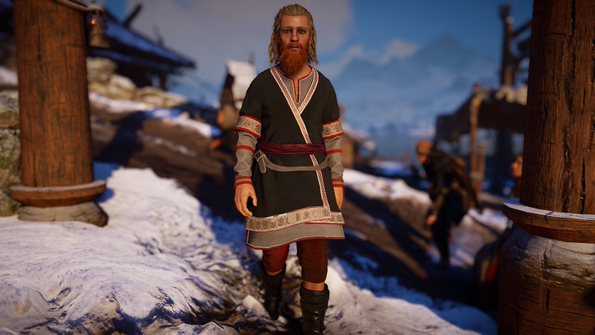 ...Layers of v-collar tunic + short-sleeved tunic with leather belt(s) and trousers worn with either boots or leg wrapping (less common) for the gents. Some wore fur, but I saw very few with cloaks or hoods, which are thought to have been pretty common in these cold regions.