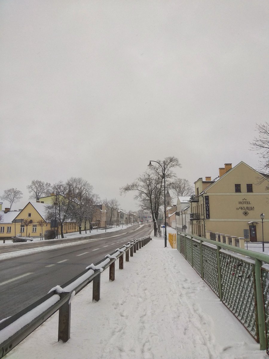 Walking can delay the effects of ageing, lower dementia or Alzheimer's risk and allow us to live longer.(10/ 12)