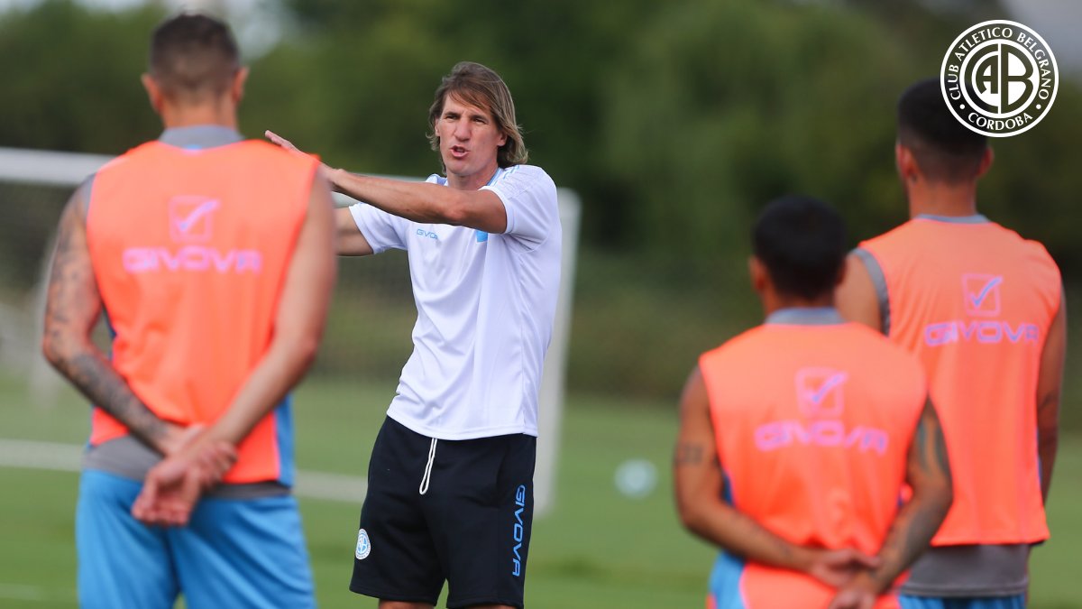 Belgrano's tweet photo. ⚽✔ Hoy completamos una práctica con trabajos de fuerza y fútbol táctico, continuando con la preparación para recibir a Alvarado. 💪 https://t.co/yRYHPKSorq