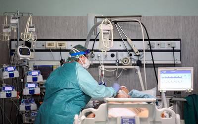 DrPacoMoreno1's tweet photo. Feliz día a enfermeras y enfermeros, un grupo de trabajadores de la salud muy afectado por el #COVID19. Heroes de siempre, no solamente en esta pandemia. https://t.co/nPPxqXGTLv