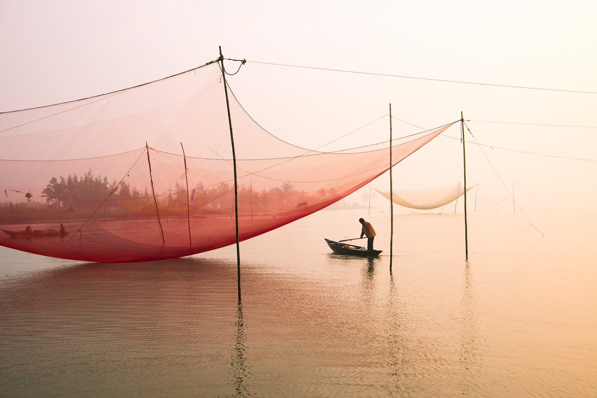 MyMMVacation's tweet photo. Fishing in Vietnam's Thu Bon River in Hoi An is like an art form. Guess that's one of the reasons it's also a UNESCO World Heritage Site. https://t.co/h33J2dkixi