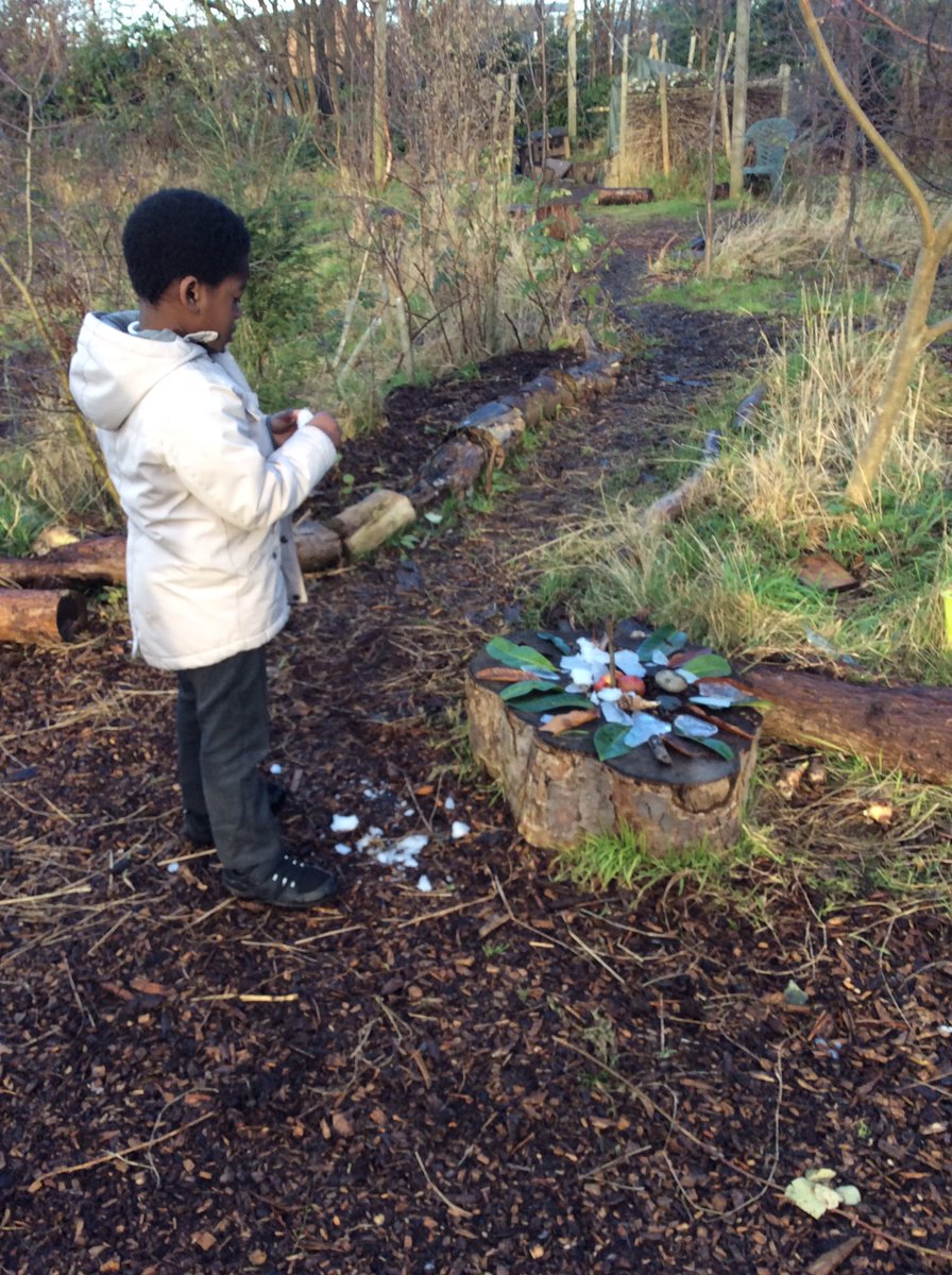 More Andy Goldsworthy style creations from Year 2!