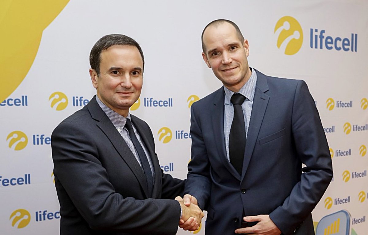 TURKCELL EUROPE, LİFECELL OLDU

Turkcell Europe Almanya'da, yeni isim, yeni tarifeler ve hizmetlerle  Lifecell olarak müşterilerine mobil hizmet sunmaya devam edecek.

bit.ly/2XfN0KF