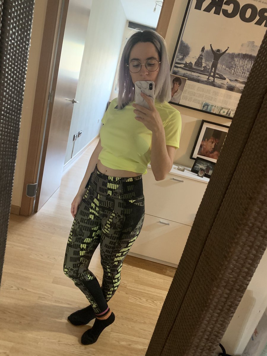 miriamgonp's tweet photo. Cómo me conocen los ✨Reyes Magos✨
👉 Trackpad porque ya no se manejar Figma con otra cosa
👉 Agenda para aplicar Bullet Journal a mi manera
👉 Arrocera para seguir haciendo cositas #devchef 👩🍳
👉 Ropa de deporte para las clases de Yoga https://t.co/hr1PdJXNJR