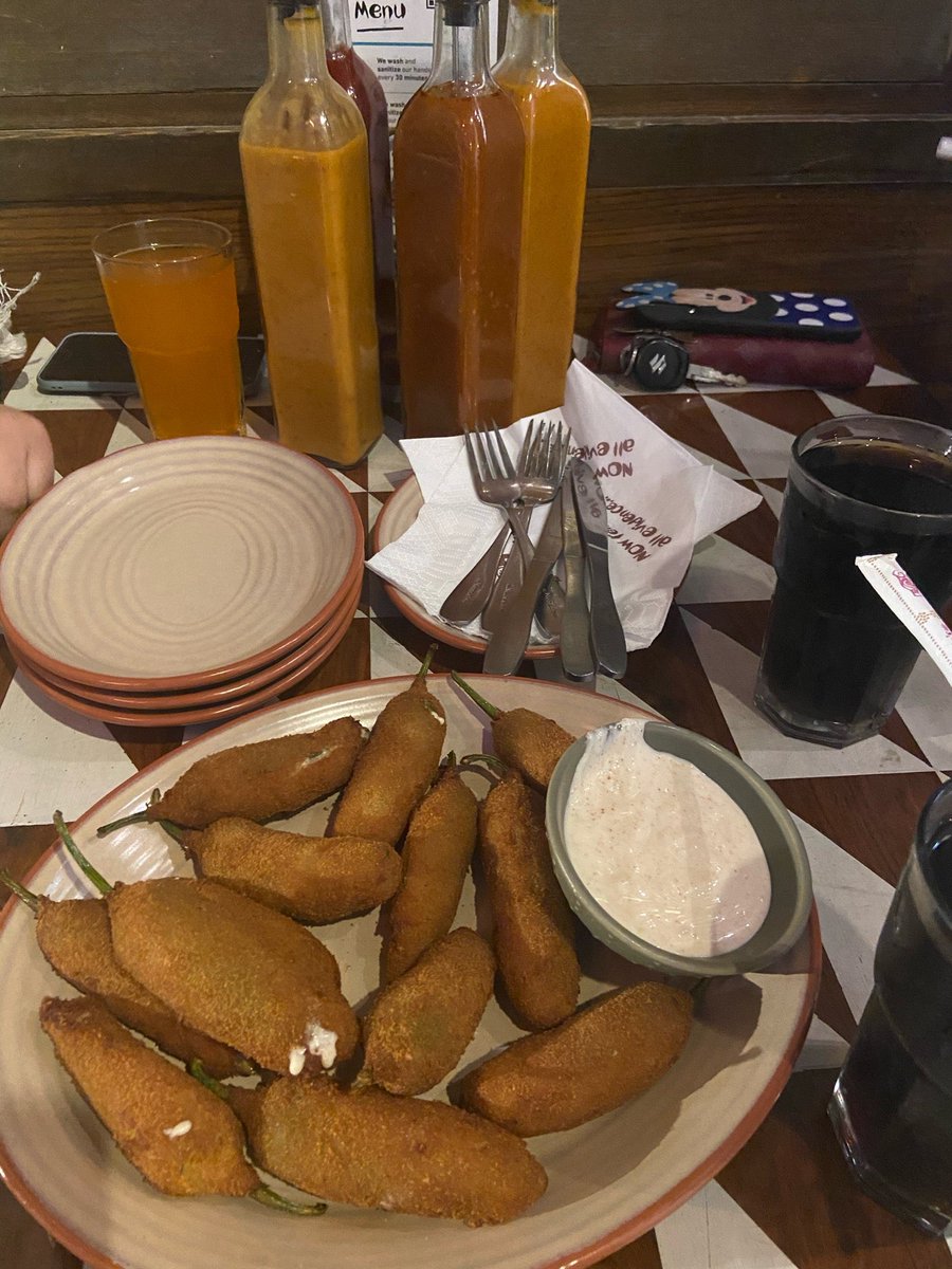 TheSanaK's tweet image. ..’Good Times &amp;amp; Good Food..!’🤩
#randomplan #Friendstreat #officestories #wednesday #januarydiaries (at @NandosPakistan in Lahore, Punjab) swarmapp.com/c/782KDIWstUc