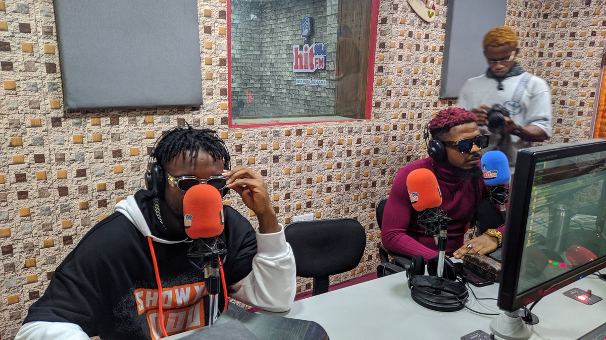 HitFMCalabar's tweet photo. Rapper @iamiceboxx & vocalist, singer and song writer @olomo_deeno were live on the #HitDriveTime with @DukeOfLife for the Listening Party of 'Woke' , A musical project by Iceboxx.
Full Interview in our next post.
cc @thejunkhouse_
🎥- @danielwhyte2 https://t.co/5IWzzBDrhE