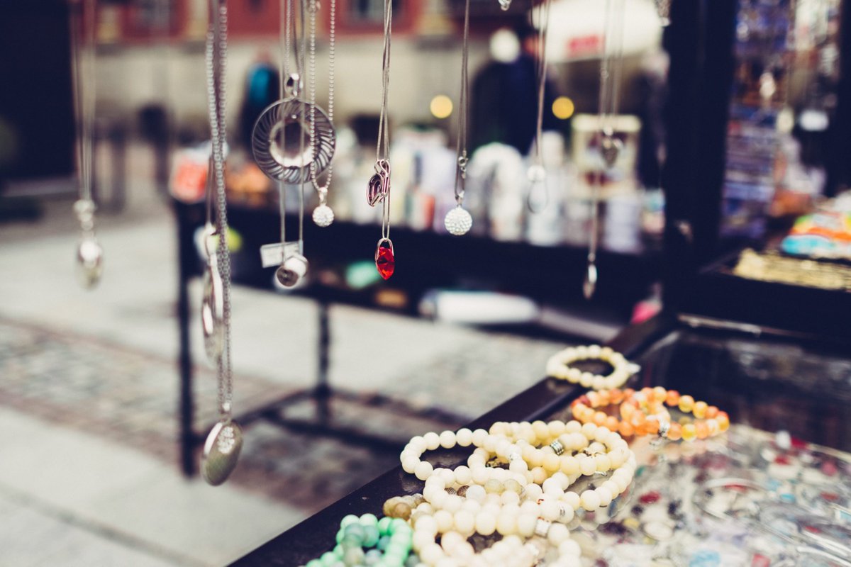 YEUK2012's tweet photo. This is a golden opportunity for young people aged 19 + with a keen interest to kick start a career in the Jewellery Trade. MasterPeace Academy in Birmingham have an opportunity for a young person to train as Level 2 Jewellery Maker. Find out more: https://t.co/AfAGJCq5Vr https://t.co/sDPe0k6tuH