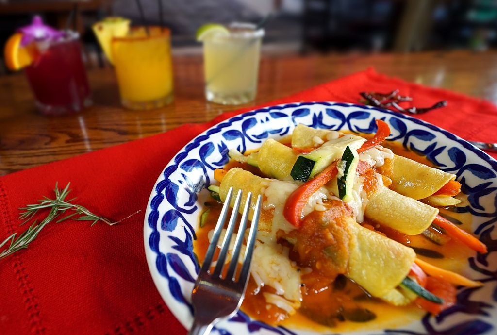 mifamiliarim's tweet photo. Looking to start off the new year on the lighter side? Try one of our lunch specials like our enchiladas primaveras! https://t.co/ETjPhYgr56
