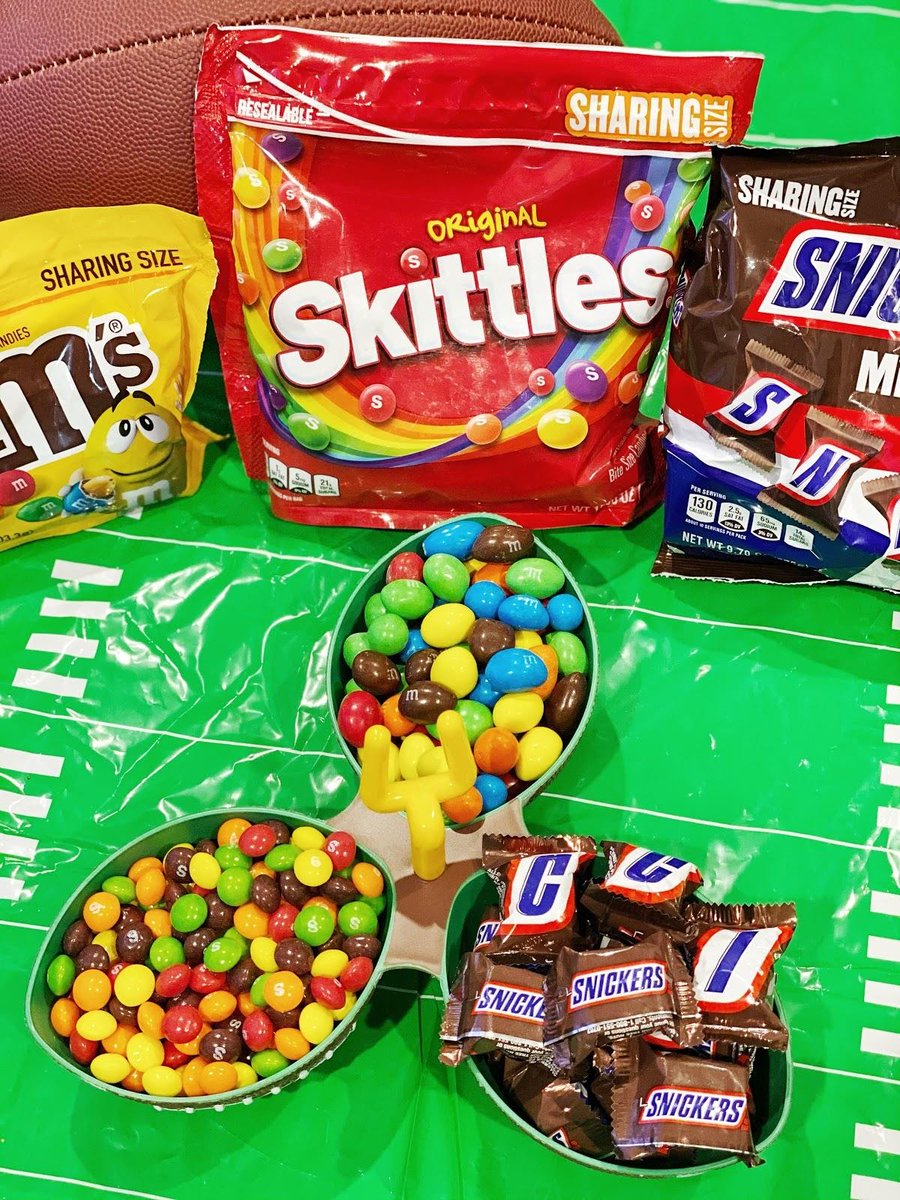 AlexShebar's tweet photo. #Ad Hey, @SNICKERS, @skittles and @mmschocolate are getting in on the big game! Every bar or pack lets you play Candy Call It™, a fun twist on game picks. Everyone who plays has a chance to win $100k! Check my blog post for more: https://t.co/V7qBdqoMEw #CandyCallIt https://t.co/UeUZ3mIZ5a