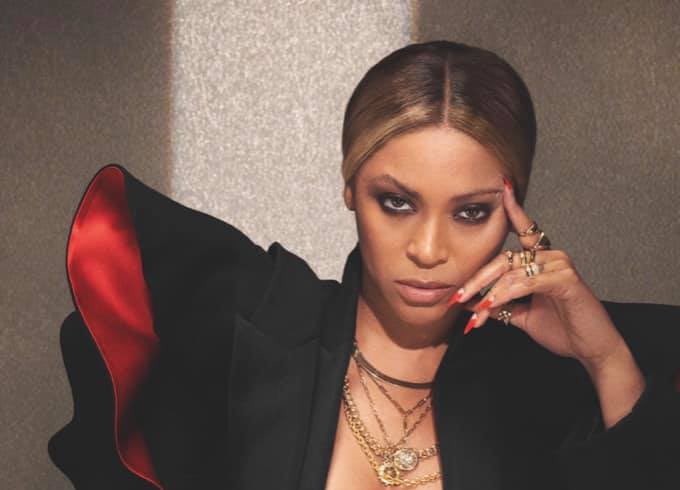 queenbey0409's tweet image. Aqui no tt é #RecordRacista mas no período da fazenda, fica dando engajamento pra essa emissora lixo. Ainda bem q essa emissora não me pega, nem com esse reality podre!