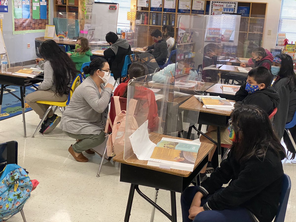 Tanya_N_Shelton's tweet photo. Ms. Guzman is just one example of great reading instruction taking place @moseleycougars. Independent reading, annotations, modeling, and discussion of texts across classrooms. @CarmenDerrick04 @MRayeducation @Sassypearl1908 https://t.co/cnfmV7OA4j