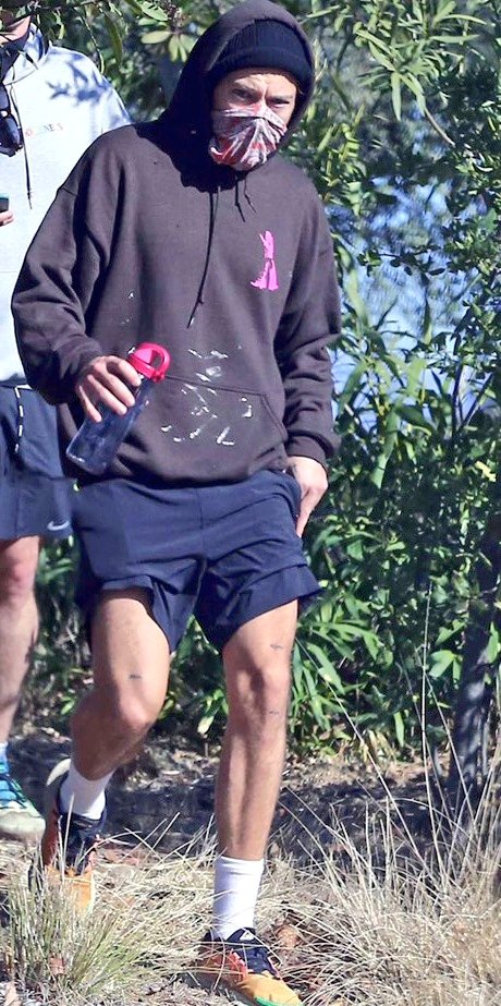 harrymoonchild's tweet photo. Not even a week into 2021 and harry styles already OWNS the year. https://t.co/LiP4DuCTEL