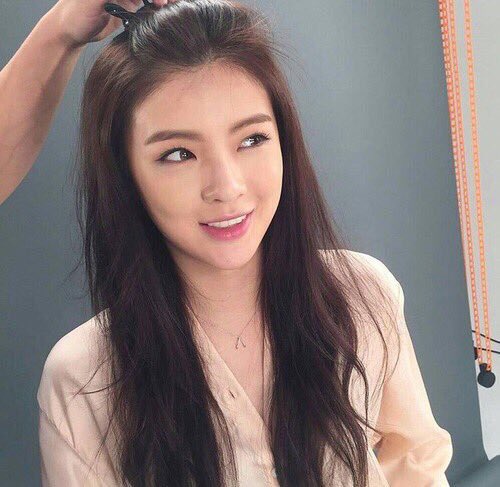 sunbinsarchive's tweet photo. happy birthday, gorgeous 🌸🥳 may this year be very amazing for you~ #HappySunbinDay https://t.co/cHDXGOZF1J